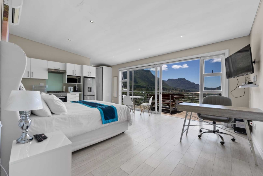 8 Bedroom Property for Sale in Mount Rhodes Western Cape